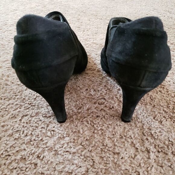 Tahari black booties 6 - Picture 3 of 6